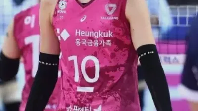여자 배구 간판스타 김연경 한국 배구 발전에 열심히 하겠다.