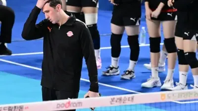 한국 여자 배구의 난제 페퍼 저축은행, 감독 교체의 소용돌이