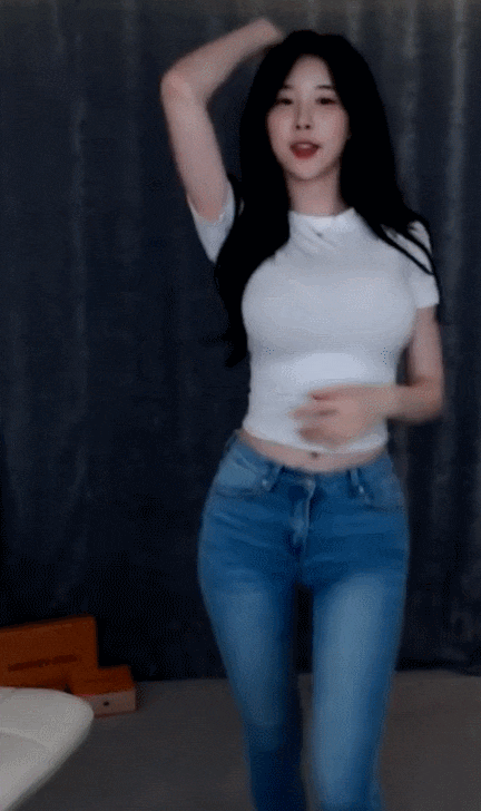 청바지에 흰티가 잘어울리는 여캠