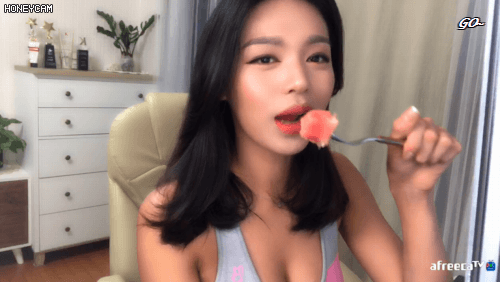 별풍선 10개 = 스쿼트 1개 받는 여캠