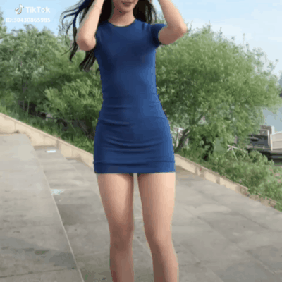 자기 이쁜지 확인하는 틱톡녀