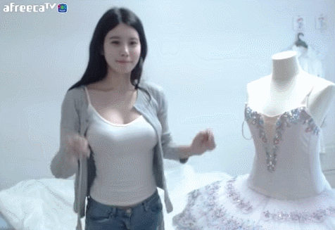 근본이 느껴지는 로켓녀.gif