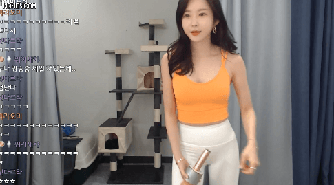 31살 여캠.gif