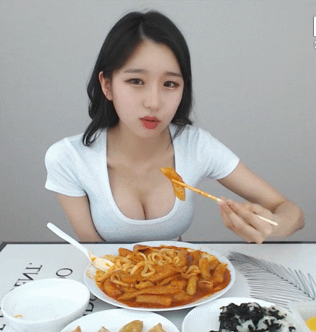 BJ 서아 떡볶이 먹방.gif