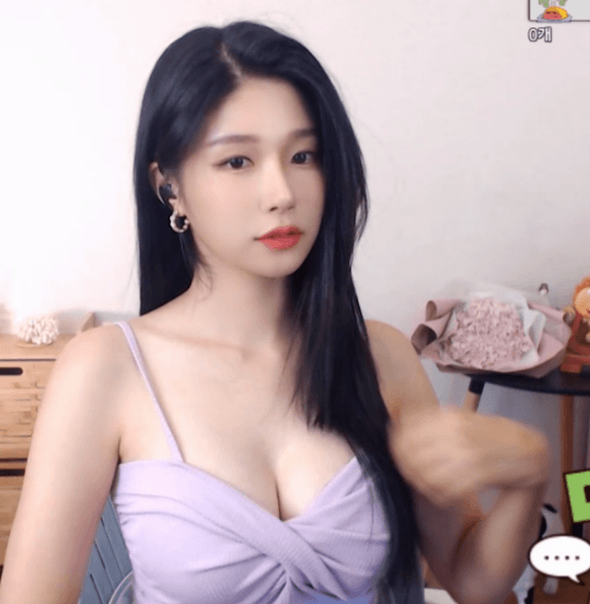 와꾸 + 가슴 + 피부 퍼펙트한 여캠....