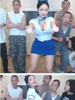 먹이를 노리는 시조새의 매서운 눈빛