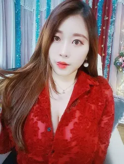 가슴 크기 i컵의 위엄 ㄷㄷ.gif