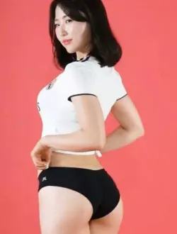 코스프레 요가 강사 김서아 화난 엉덩이