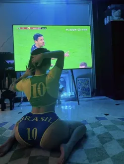 월드컵 응원에 진심인 섹시한 여자